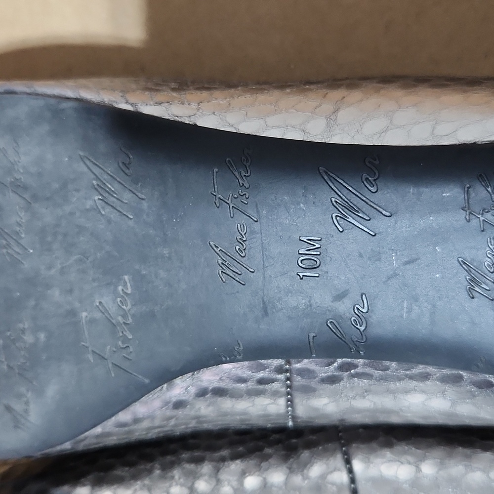 Marc Fisher silver shoes - Picture 6 of 7